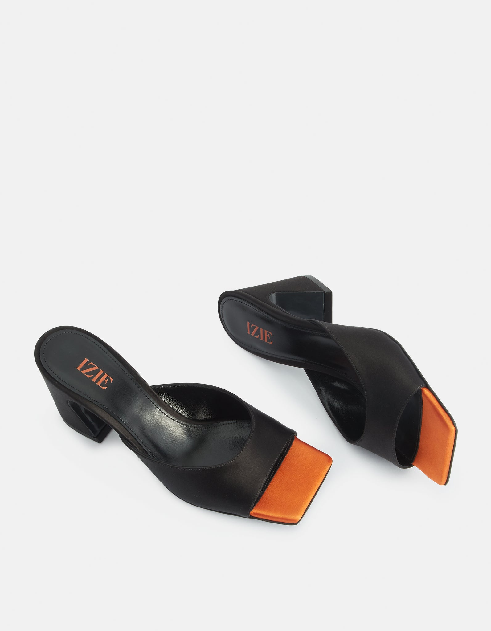 CHESTER MULE – BLACK / ORANGE